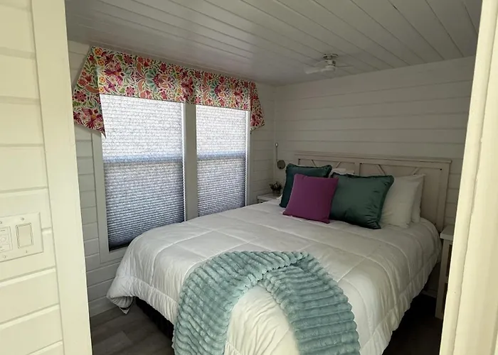 Casa Azul, Hot Tub- Boat Parking! Roadrunner Holiday home *